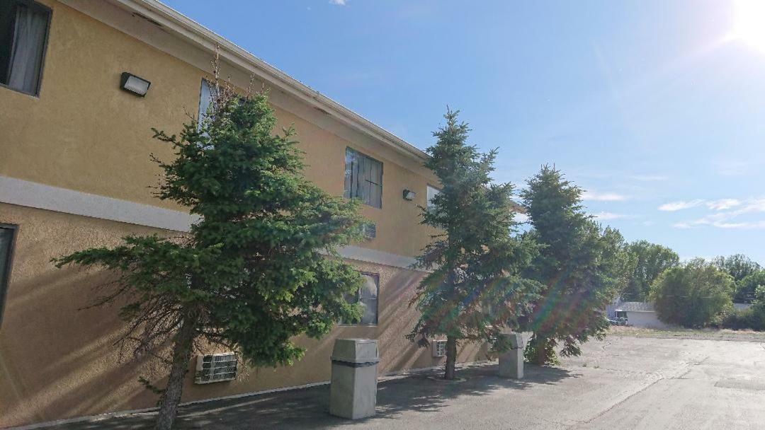 Super 8 By Wyndham Riverton Exterior foto